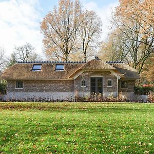 Villa met 8 Slaapkamers